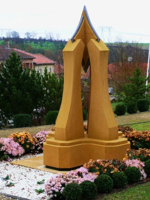 Montoy-Flanville, monument du souvenir du massacre d'Oradour-sur-Glane 2.jpg